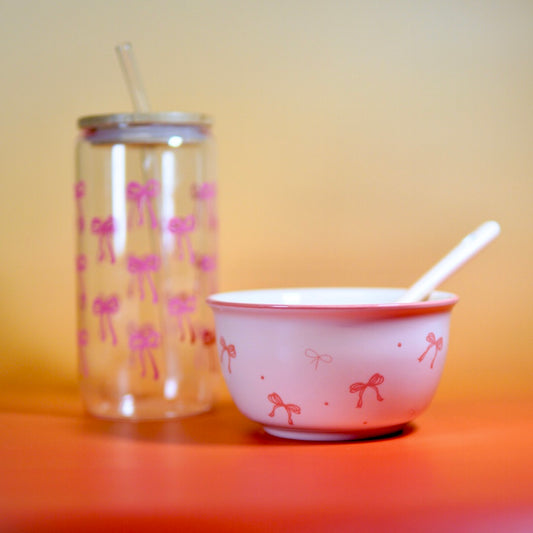 Volledige kawaii servies set met roze strikjes patroon inclusief lepel, beker en kommetje