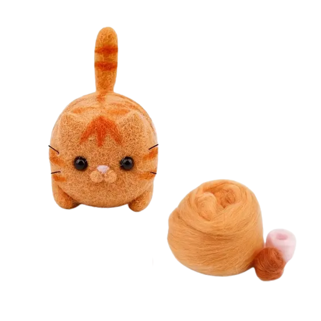 Handgemaakte oranje kat van naaldvilt in DIY knutselpakket