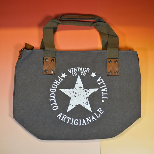 Grijze tas met lange en korte schouderriemen, draagbaar op 2 manieren