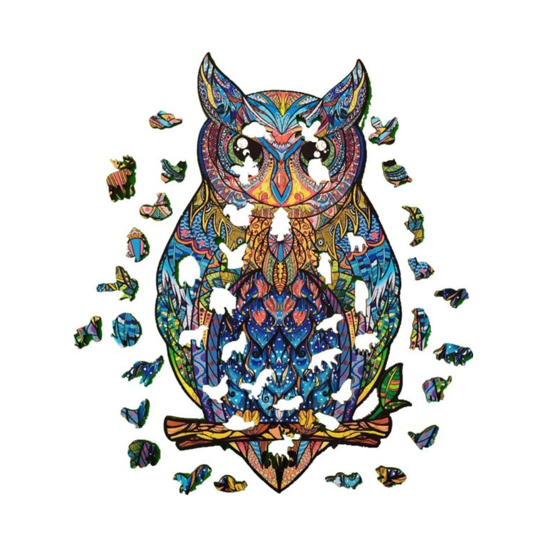 Close-up van unieke, kleurrijke houten puzzelstukjes van de Mystery Owl puzzel