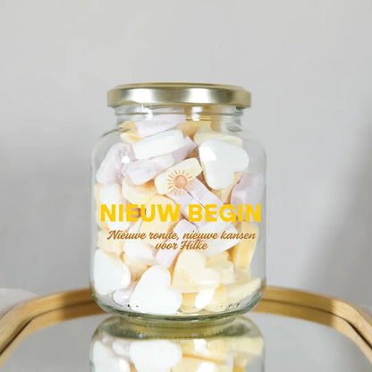 compleet geefmoment een snoeppot met hartjes gepersonaliseerd cadeau