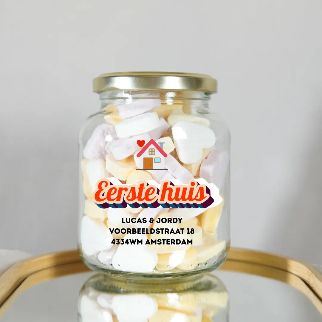 Insta-proof cadeau: Handgemaakte glazen pot met kleurrijke hartjesvulling en naam bedrukt