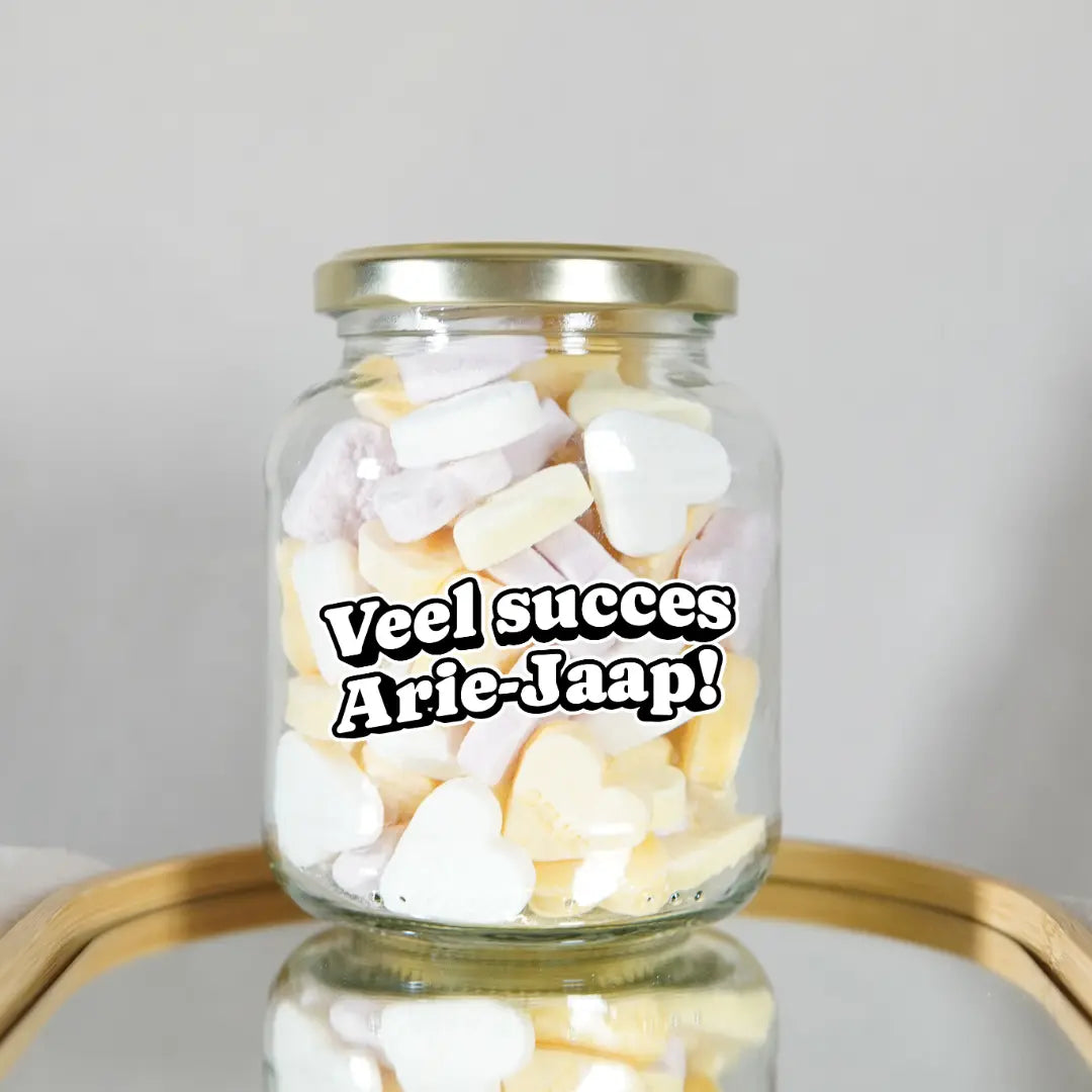 veel succes gepersonaliseerd cadeau gevuld met zoete hartjes