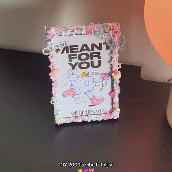 Fotolijst DIY pakket compleet met charms, versiersels en mini tubetje lijm voor fotolijst versieren